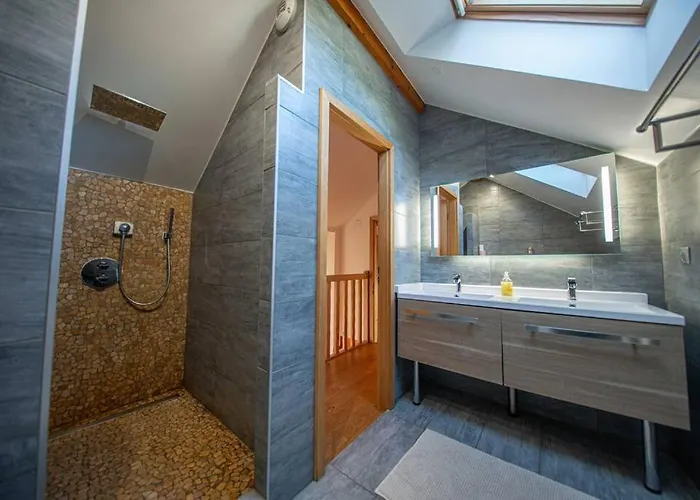 Le Montanea-jacuzzi-free Parking